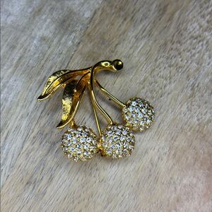 🍒 Gold Rhinestone, Triple Cherry With Leafs Brooch